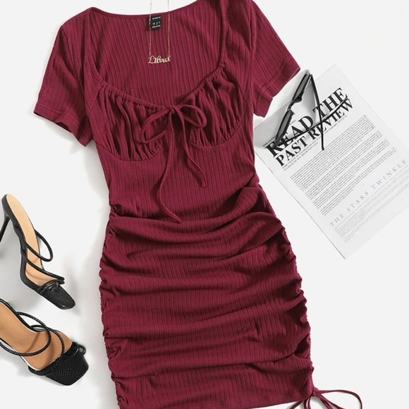 Maroon Ruched drawstring side bodycon dress - Picture 2 of 2